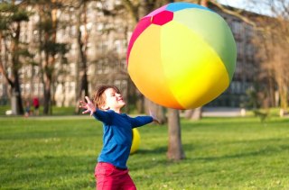 Magiczna Piłka Balonowa XXL Pszczółka ( żółto - czarna)